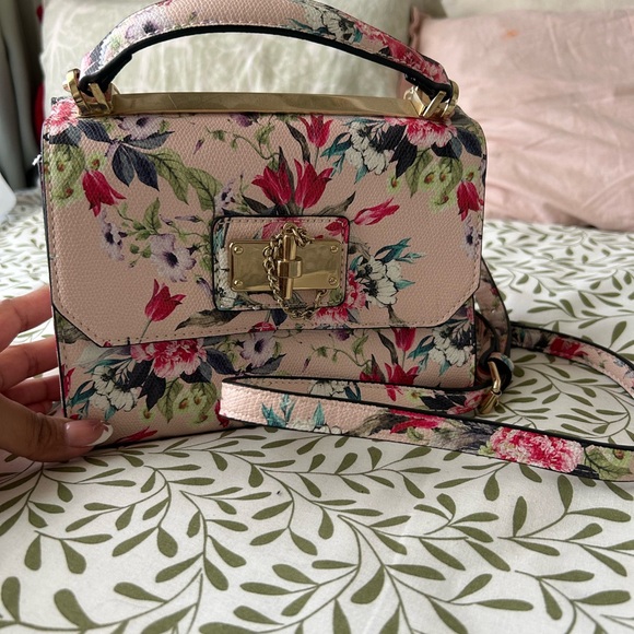 Also floral purse - Picture 3 of 7